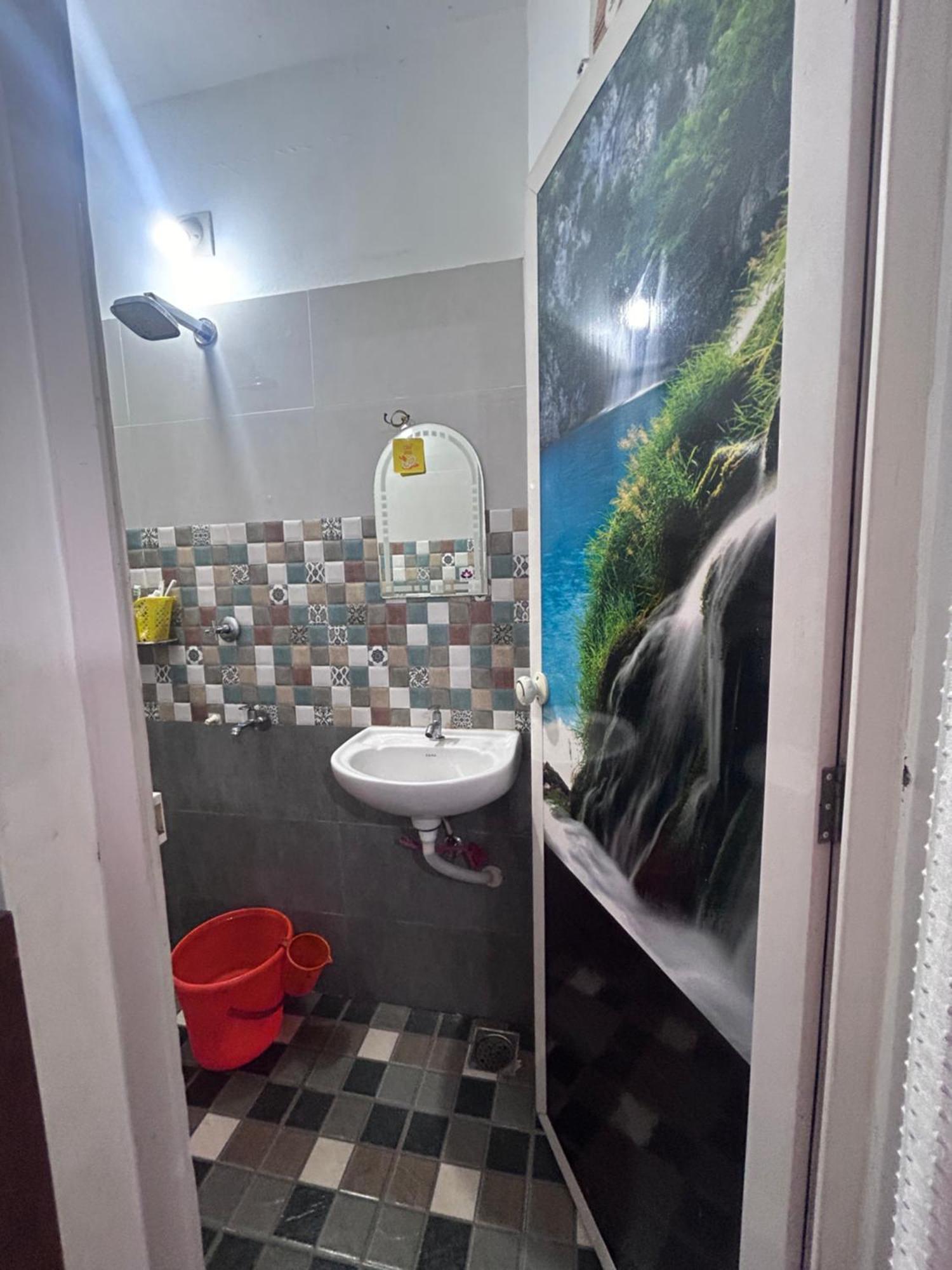 Chaithritha Ladies Homestay 特里凡得琅 外观 照片