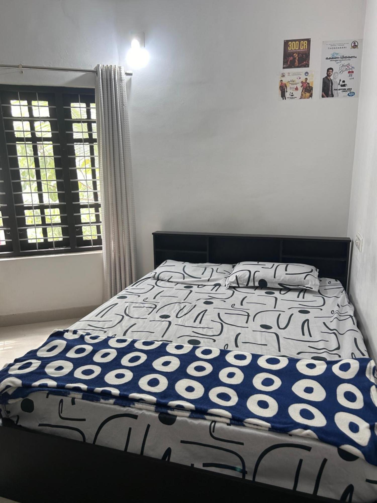 Chaithritha Ladies Homestay 特里凡得琅 外观 照片