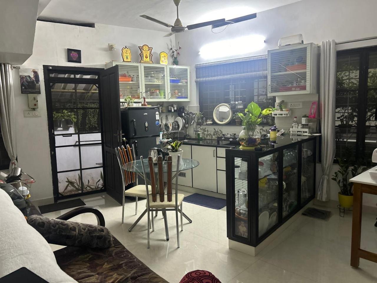 Chaithritha Ladies Homestay 特里凡得琅 外观 照片