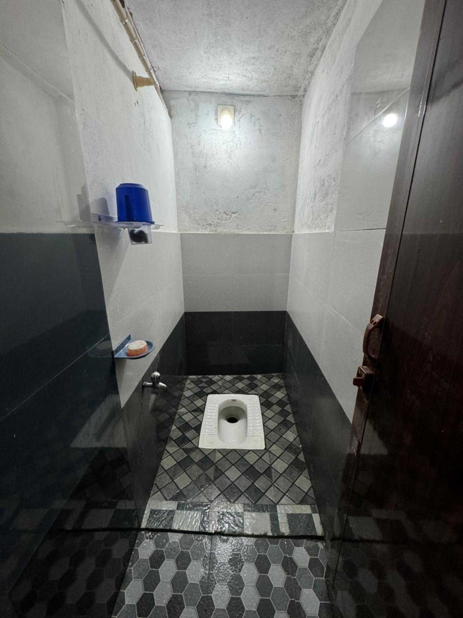 Chaithritha Ladies Homestay 特里凡得琅 外观 照片