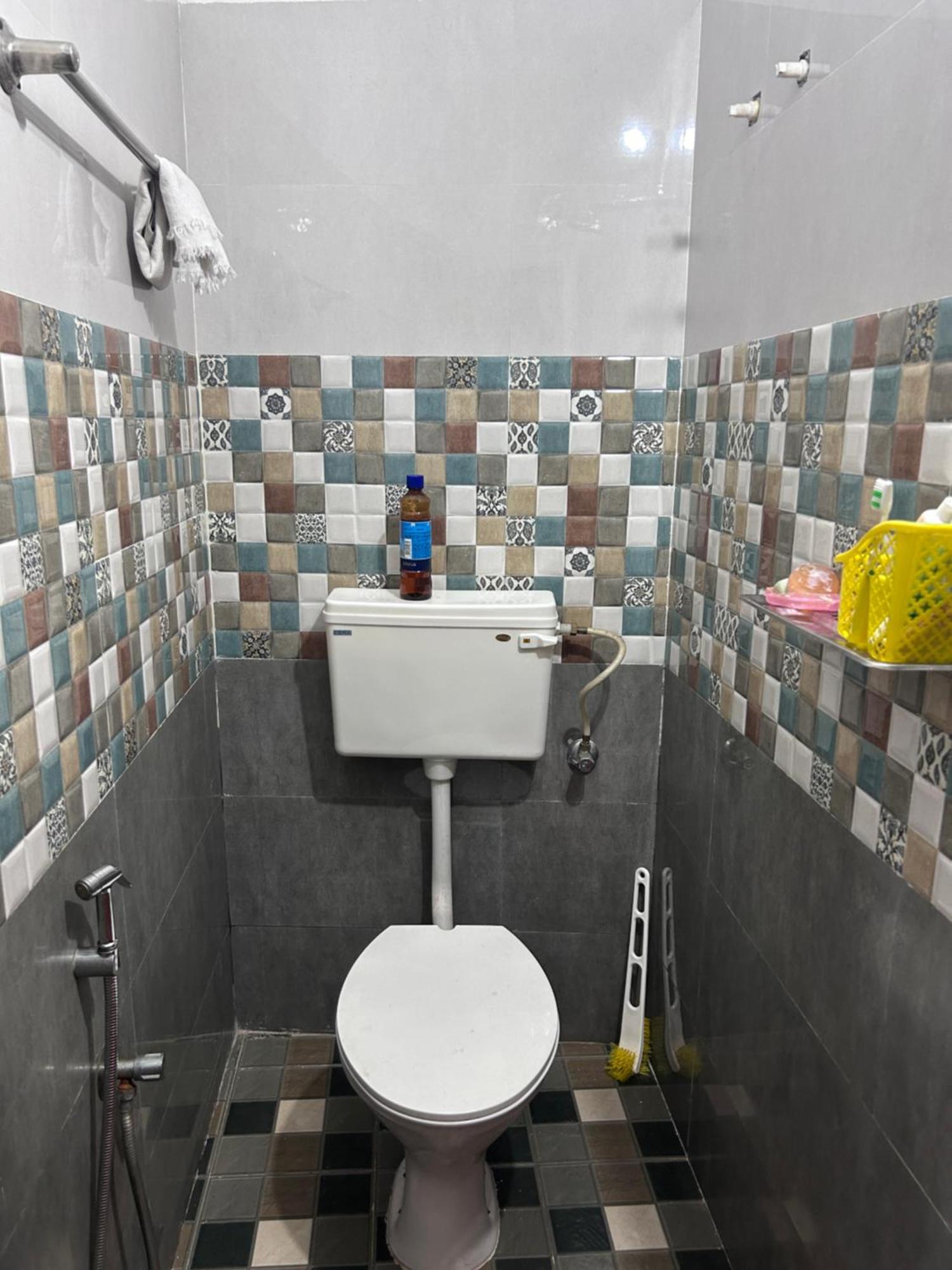 Chaithritha Ladies Homestay 特里凡得琅 外观 照片