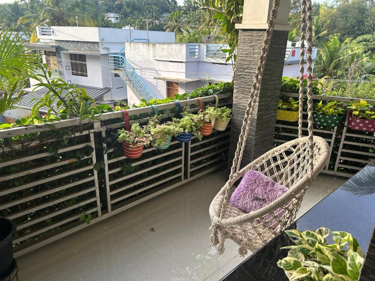 Chaithritha Ladies Homestay 特里凡得琅 外观 照片