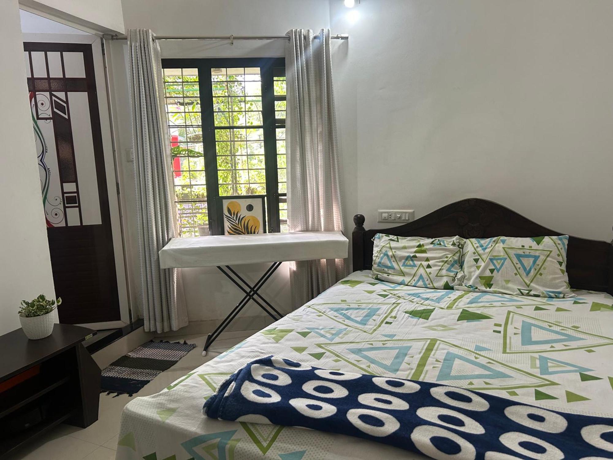 Chaithritha Ladies Homestay 特里凡得琅 外观 照片