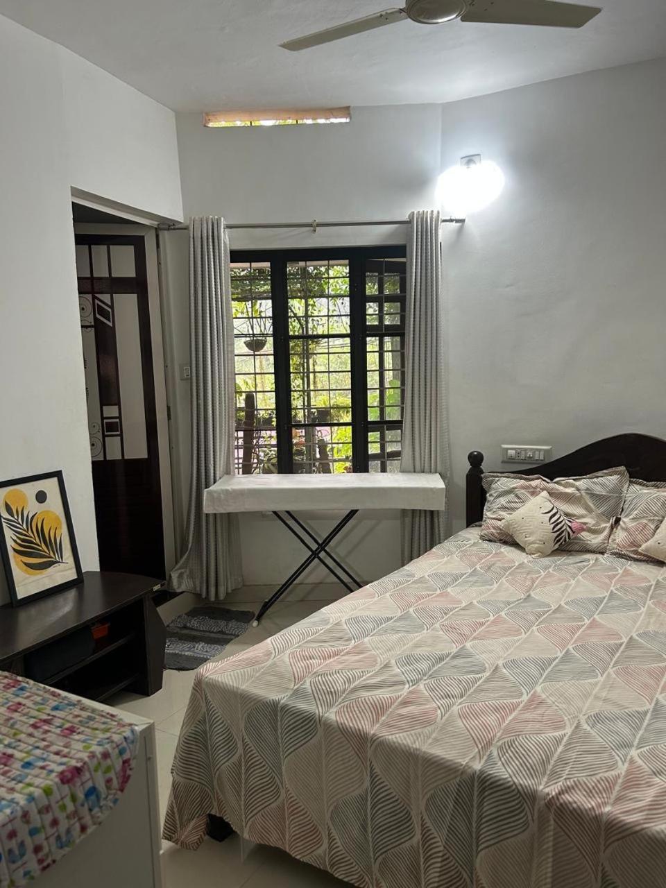 Chaithritha Ladies Homestay 特里凡得琅 外观 照片