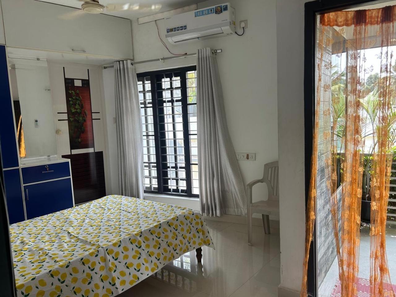 Chaithritha Ladies Homestay 特里凡得琅 外观 照片