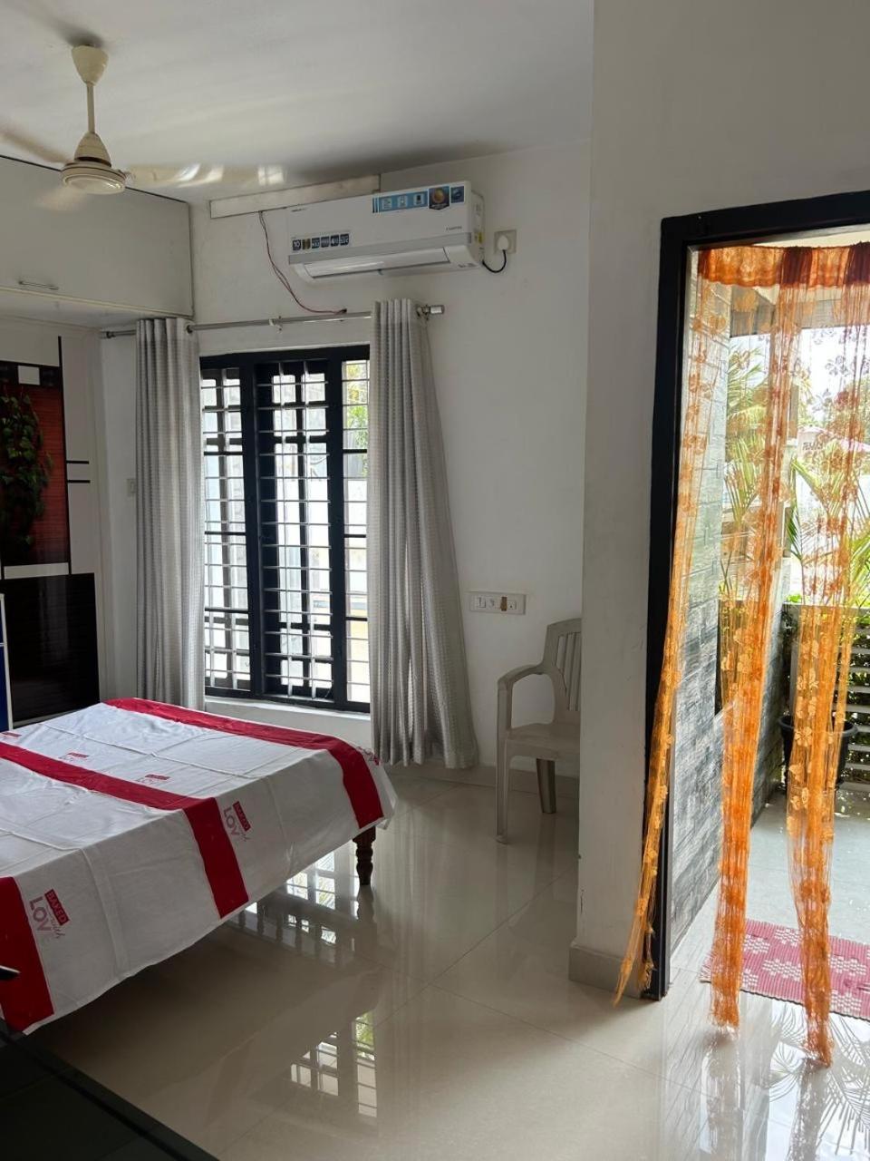 Chaithritha Ladies Homestay 特里凡得琅 外观 照片