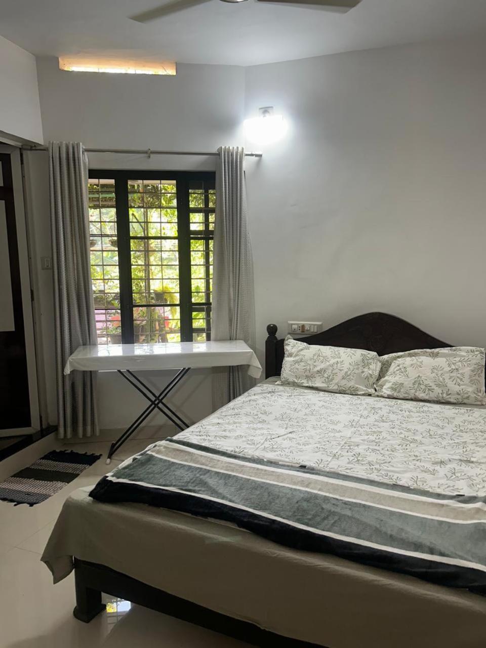Chaithritha Ladies Homestay 特里凡得琅 外观 照片